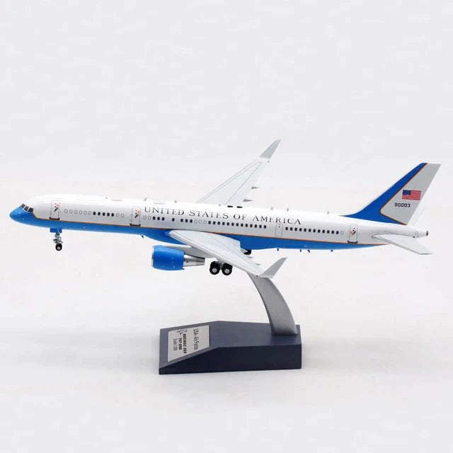 AVIÃO COLECIONÁVEL AIR FORCE   A320 ESCALA 20 cm