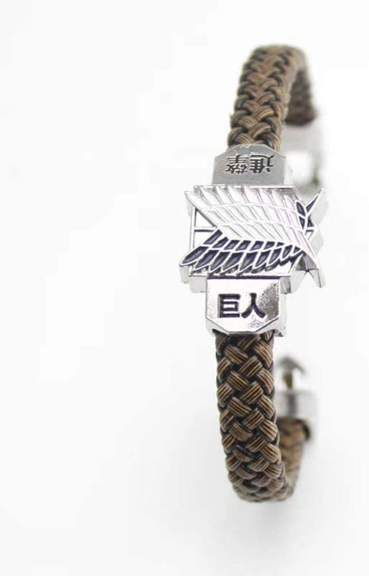PULSEIRA DE COURO ATTACK ON TITAN