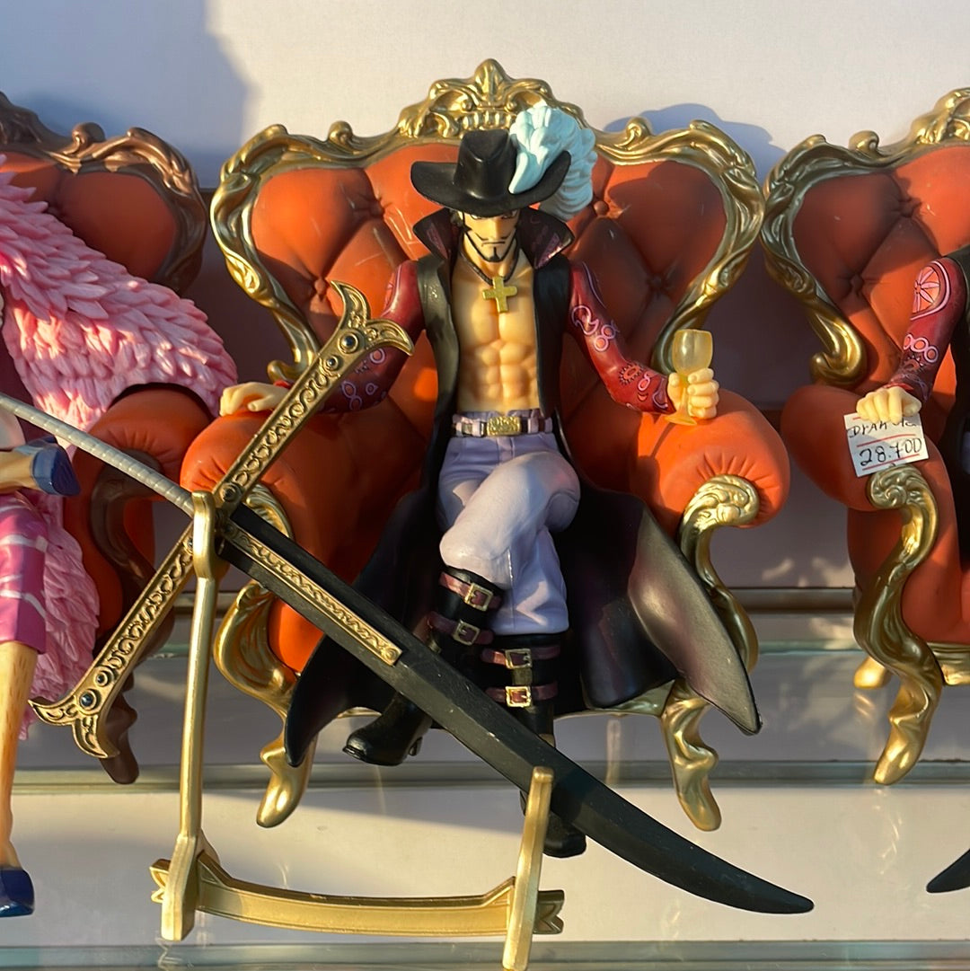 FIGURA DE AÇÃO DRÁCULA MIHAWK - ONE PIECE