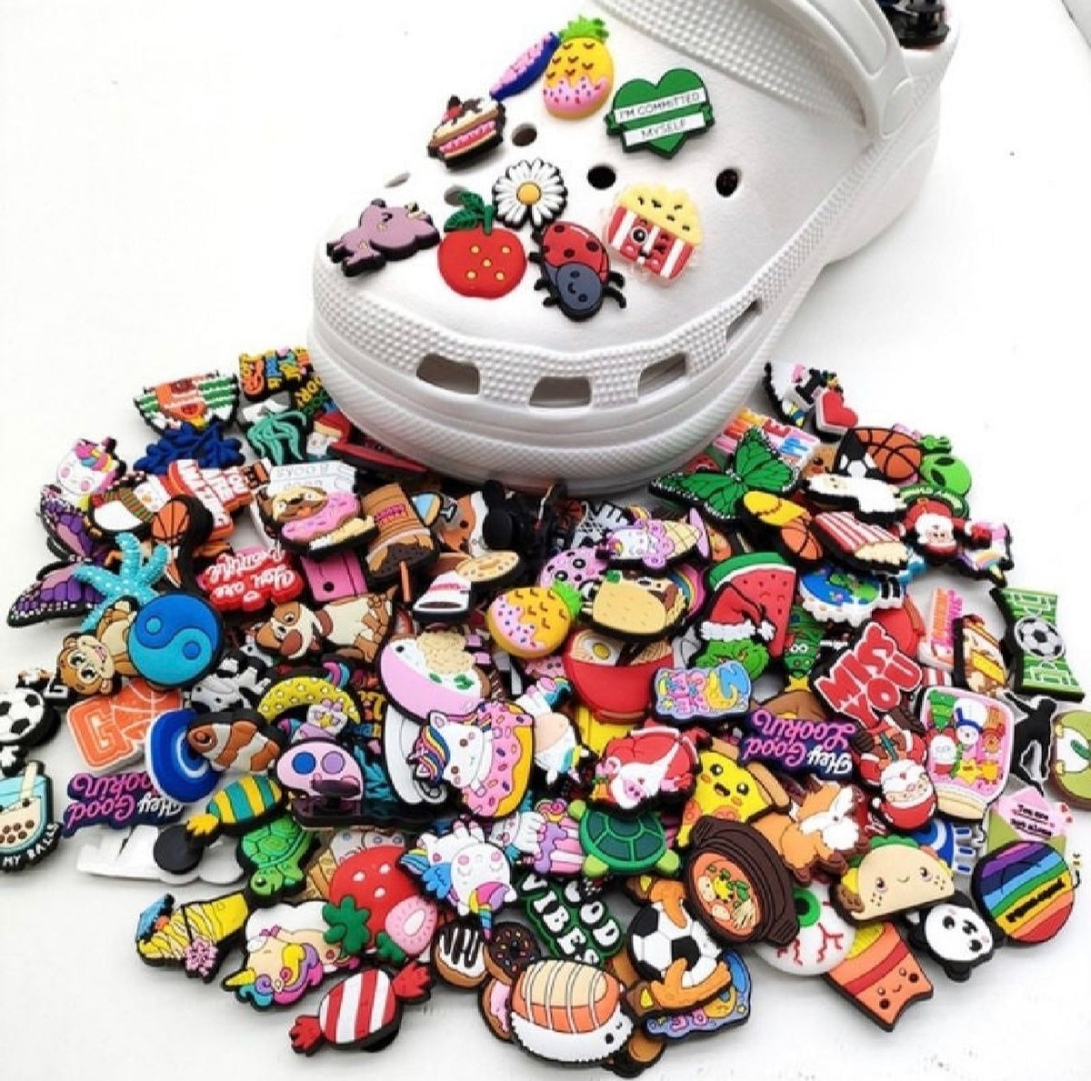 ACESSÓRIOS ENFEITES CROCS -  PINGENTES CHARMS JIBBITZ