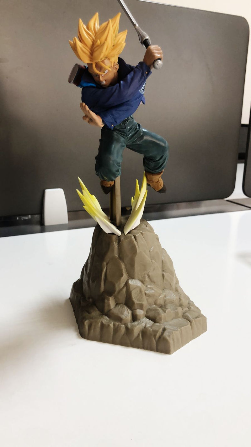 FIGURA DE AÇÃO THRUNKS - DRAGON BALL