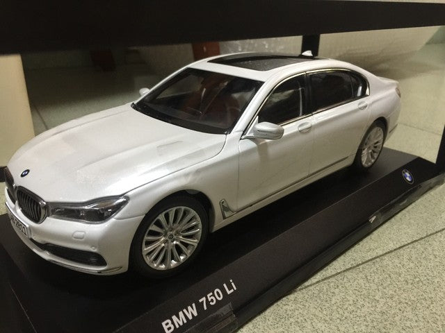 CARRO COLECIONAVEL BMW 750LI J-142 ESCALA  1:18