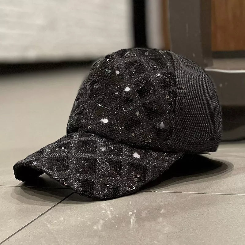 CHAPÉU FEMENINO COM LANTEJOULAS BRILHANTES