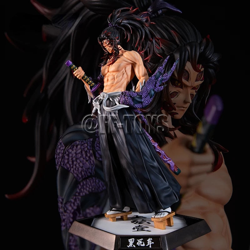 FIGURA DE AÇÃO KOKUSHIBO (TAMANHO GRANDE) - DEMON SLAYER