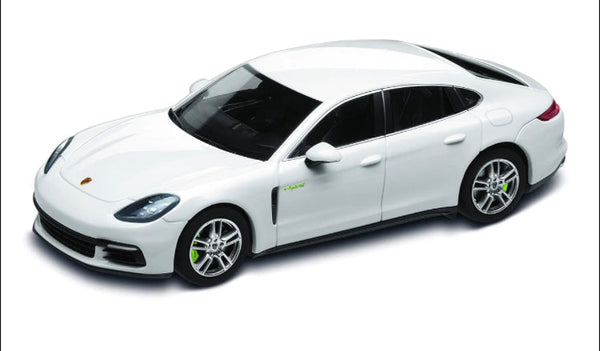 CARRO COLECIONÁVEL PORSCHE PANAMERA BRANCO ESCALA 1:24