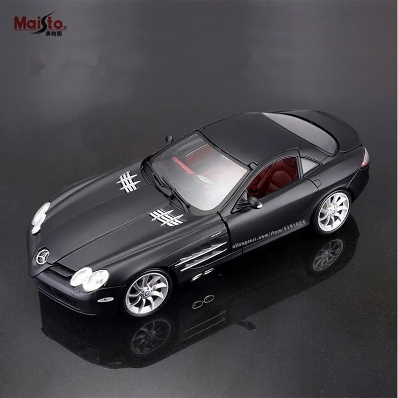 CARRO COLECIONAVEL MERCEDES-BENZ SLR MCLAREN  ESCALA  1:24