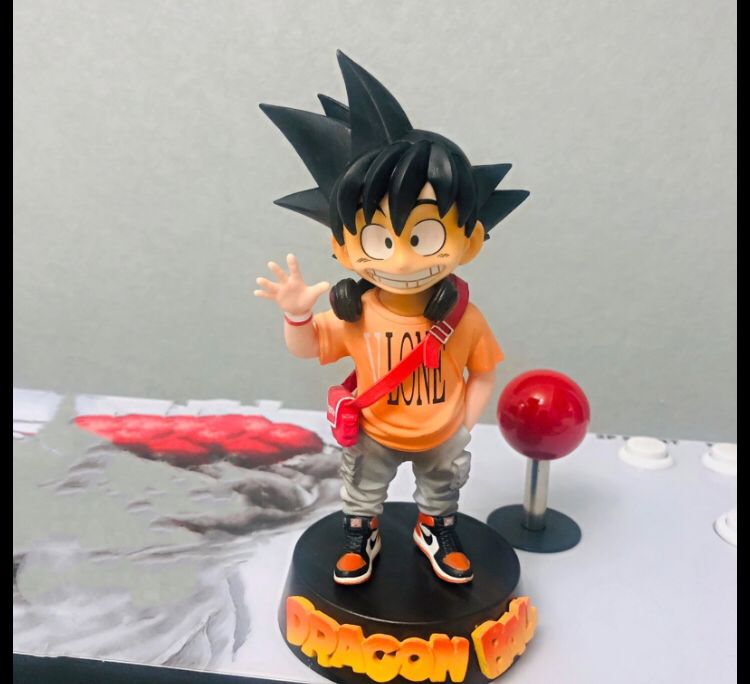 FIGURA DE AÇÃO GOKU MODO JUVENIL - DRAGON BALL